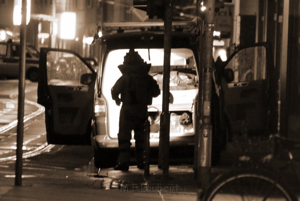 Einsatz BF Verdaechtiges Fahrzeug Koeln Suelz Zuelpischerstr Gustavstr P69.JPG - Miklos Laubert